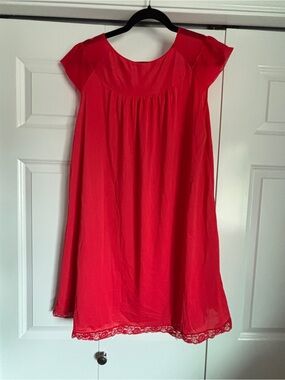 1970's Texsheen Lingerie Red Women's Lace-Hem and Floral Chemise Slip